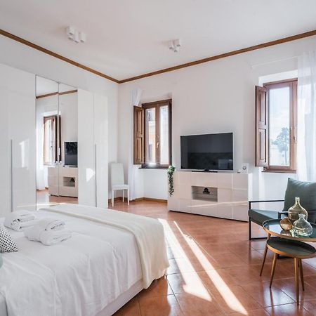 The Best Rent - Four-Room Apartment A Few Steps From The Trevi Fountain エクステリア 写真